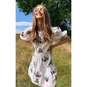 ASOS DESIGN all over embroidered cotton mini
smock dress 🌸🌺🌼